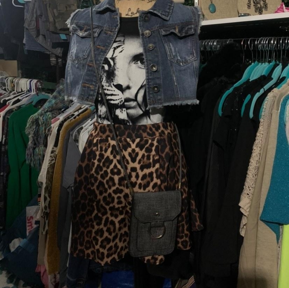leopard flare out shorts  Loose wide leg comfortable